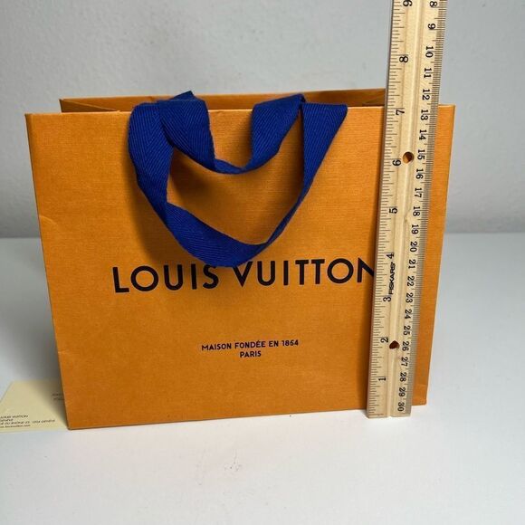 Louis Vuitton Paper Gift Shopping Bag 8,5” x 7” x 4,5” - Picture 8 of 8